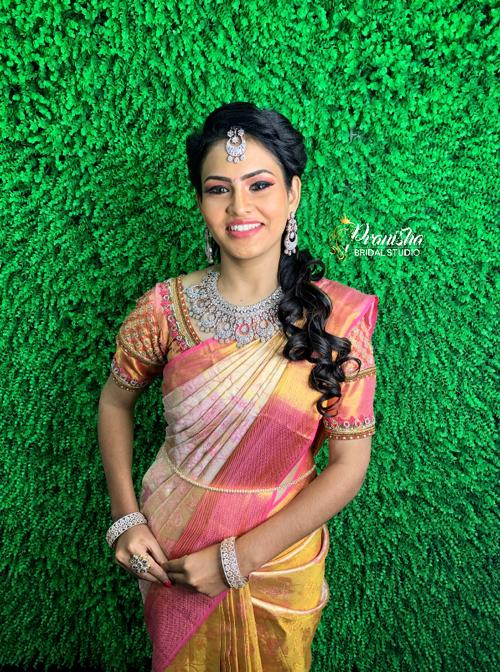 https://www.evnzon.in/service_pic/114/pranisha-bridal-studio-1671855153.jpg
