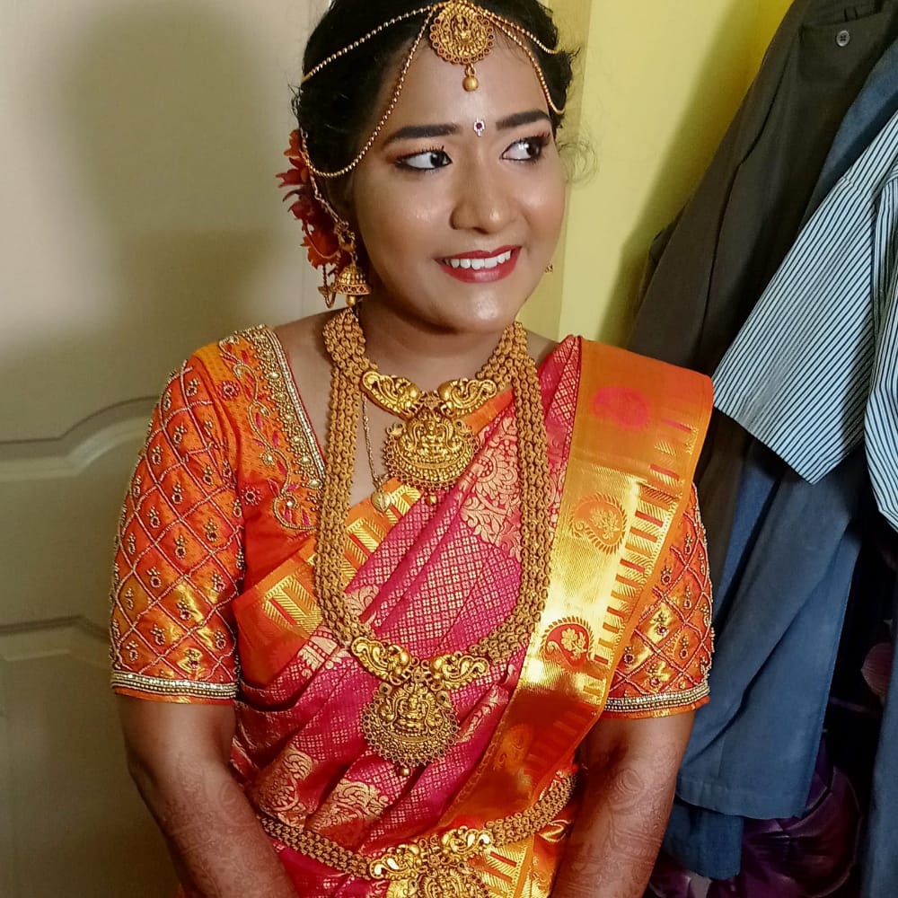 https://www.evnzon.in/service_pic/119/sri-bridal-studio-1671860185.jpeg