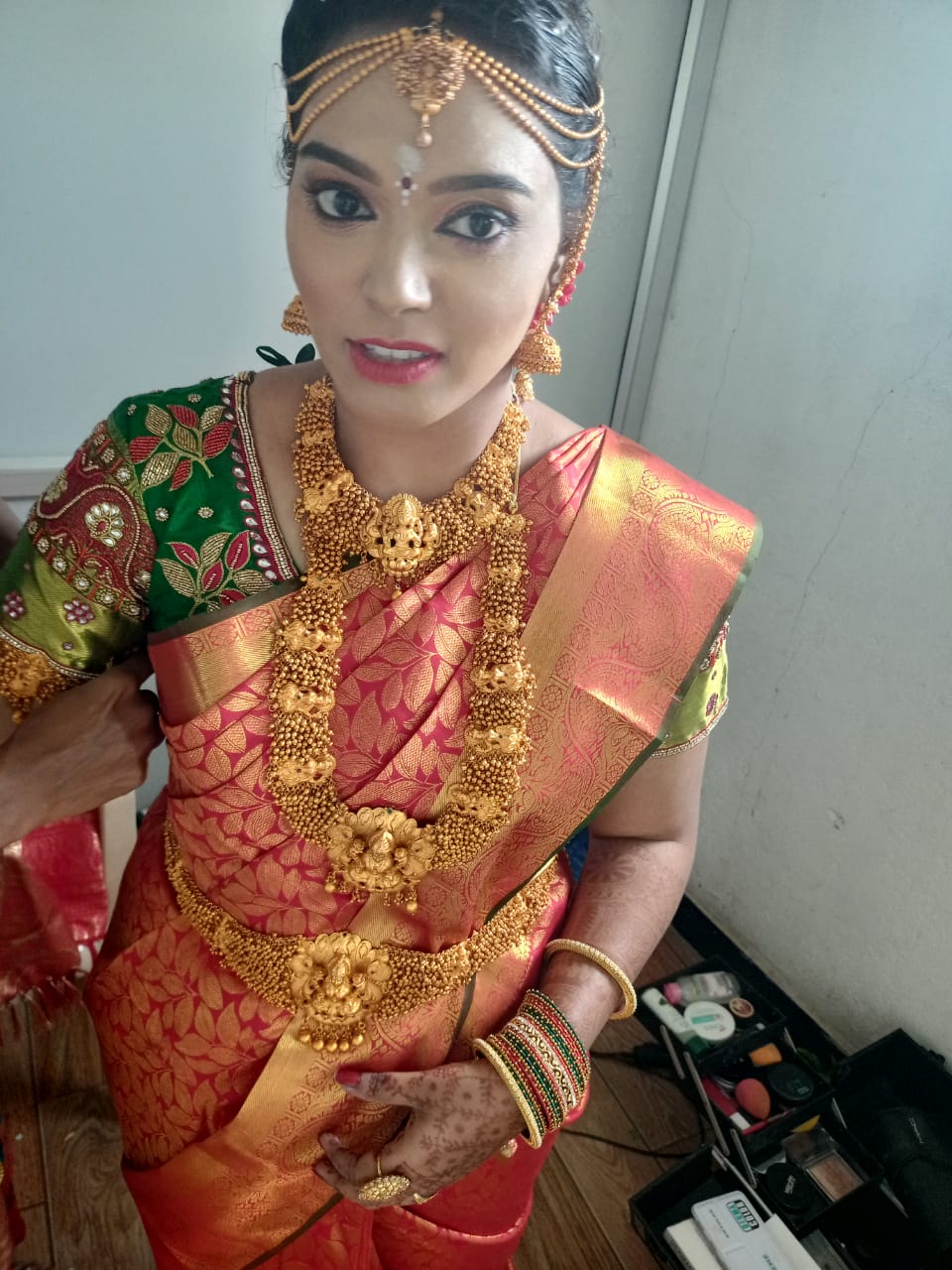 https://www.evnzon.in/service_pic/119/sri-bridal-studio-1671860257.jpeg
