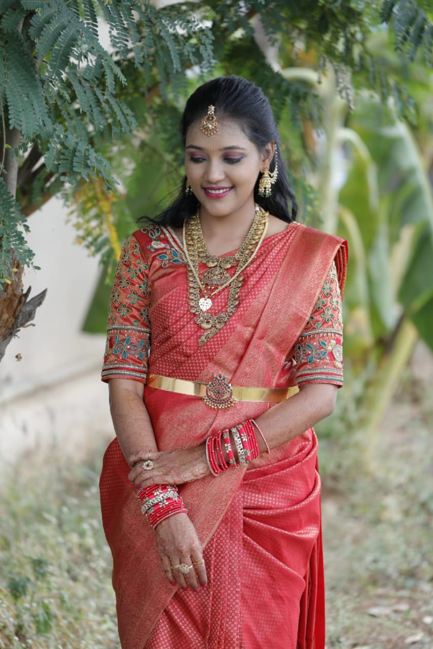 https://www.evnzon.in/service_pic/121/liya-bridal-studio-beauty-salon-1671698959.jpg