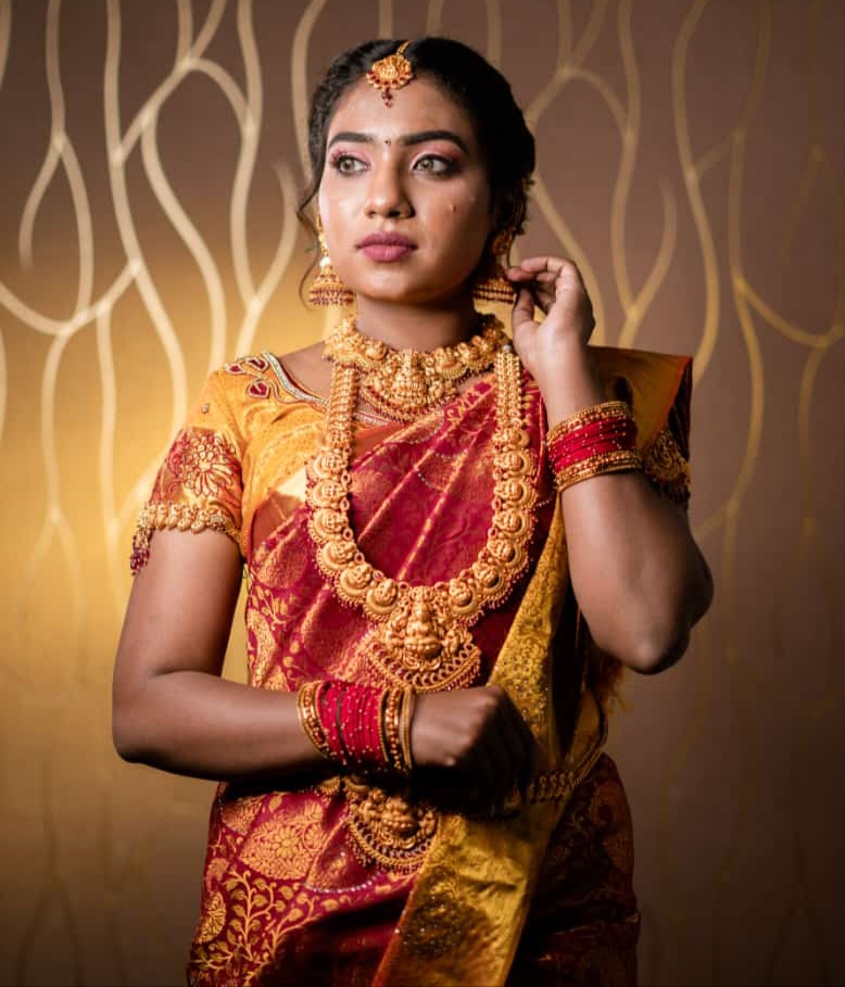 https://www.evnzon.in/service_pic/127/priyas-beauty-parlour-bridal-studio-1671855364.jpg