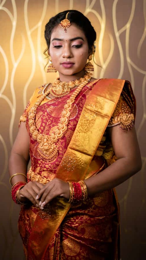 https://www.evnzon.in/service_pic/127/priyas-beauty-parlour-bridal-studio-1671855376.jpg