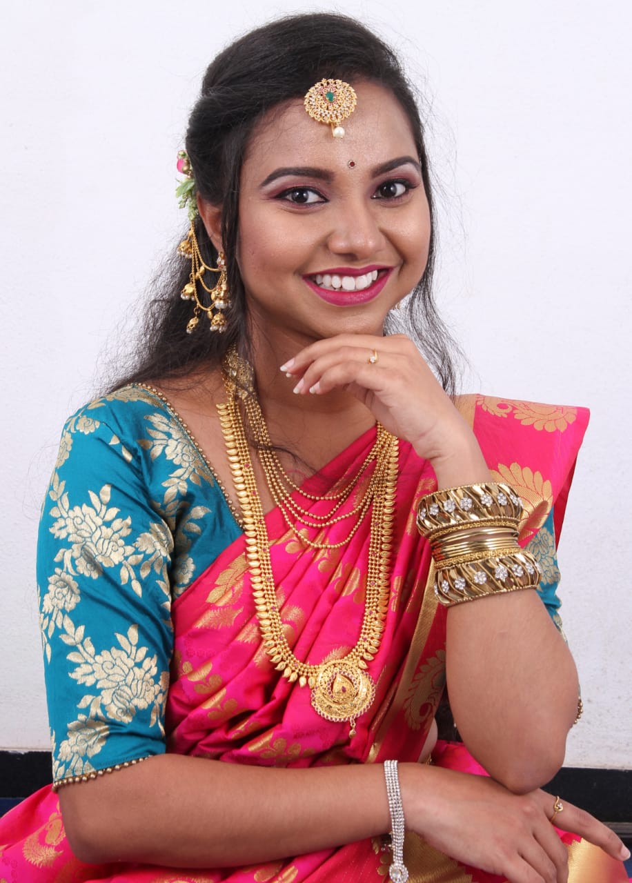 https://www.evnzon.in/service_pic/129/nimis-touch-the-colourist-beauty-parlour-1671703229.jpg