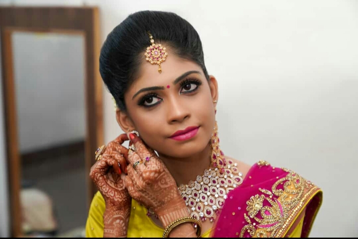 https://www.evnzon.in/service_pic/134/ramanis-beauty-saloon-spa-1671856363.png