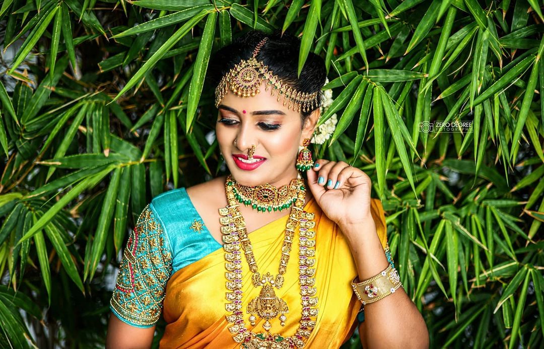 https://www.evnzon.in/service_pic/143/revs-bridal-studio-beauty-parlour-1671857040.jpg