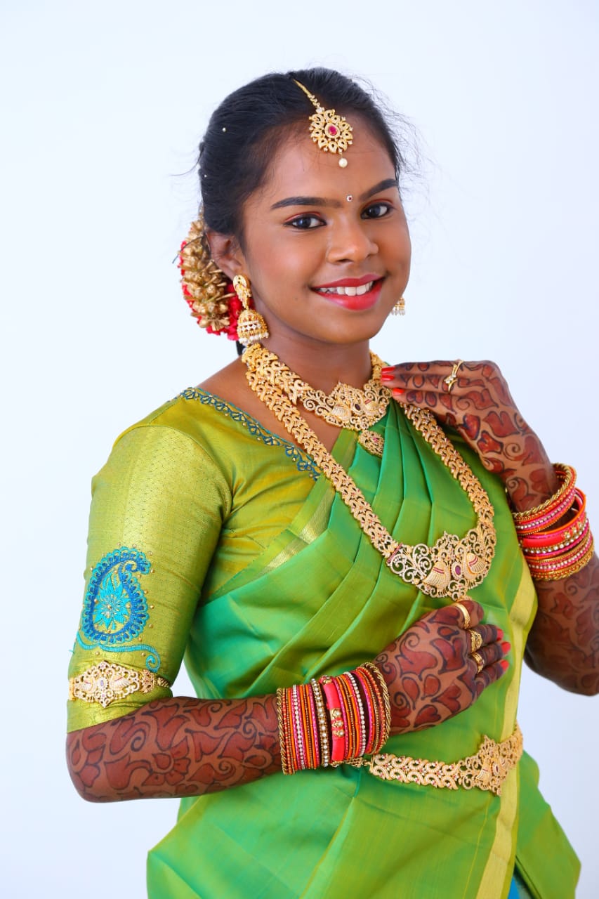 https://www.evnzon.in/service_pic/177/spot-look-beauty-parlour-1671858670.jpeg