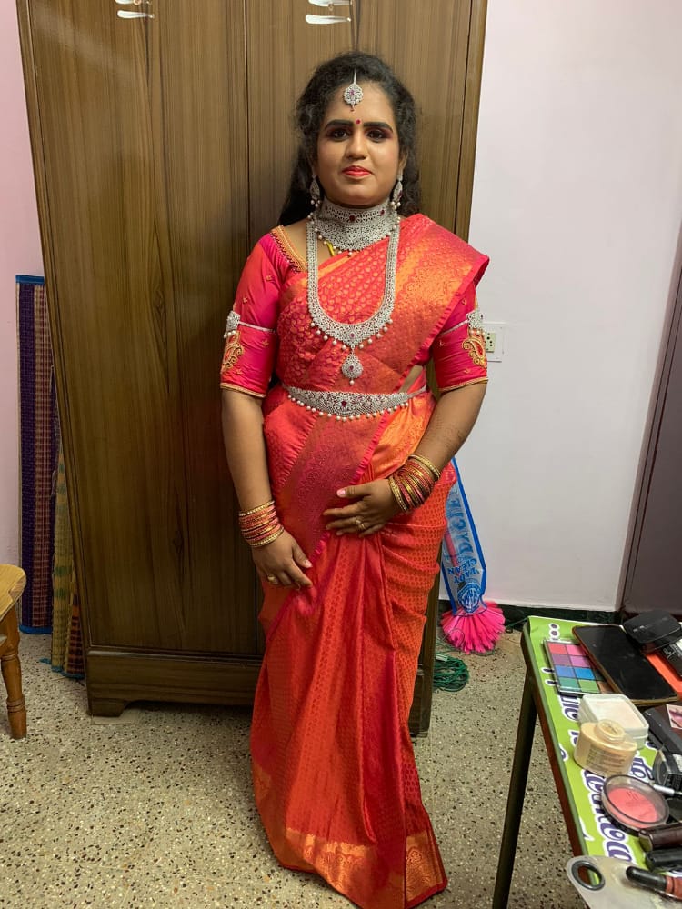 https://www.evnzon.in/service_pic/193/sri-lakshmi-beauty-parlour-1671860800.jpeg