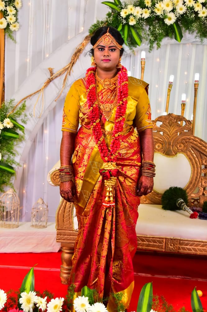 https://www.evnzon.in/service_pic/193/sri-lakshmi-beauty-parlour-1671860812.jpeg