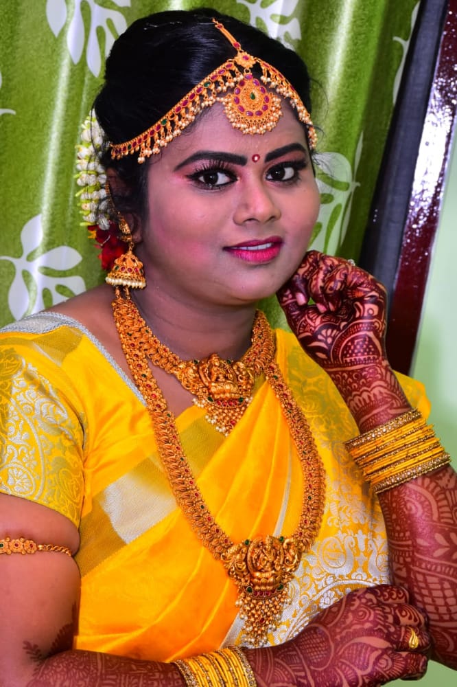 https://www.evnzon.in/service_pic/193/sri-lakshmi-beauty-parlour-1671860889.jpeg
