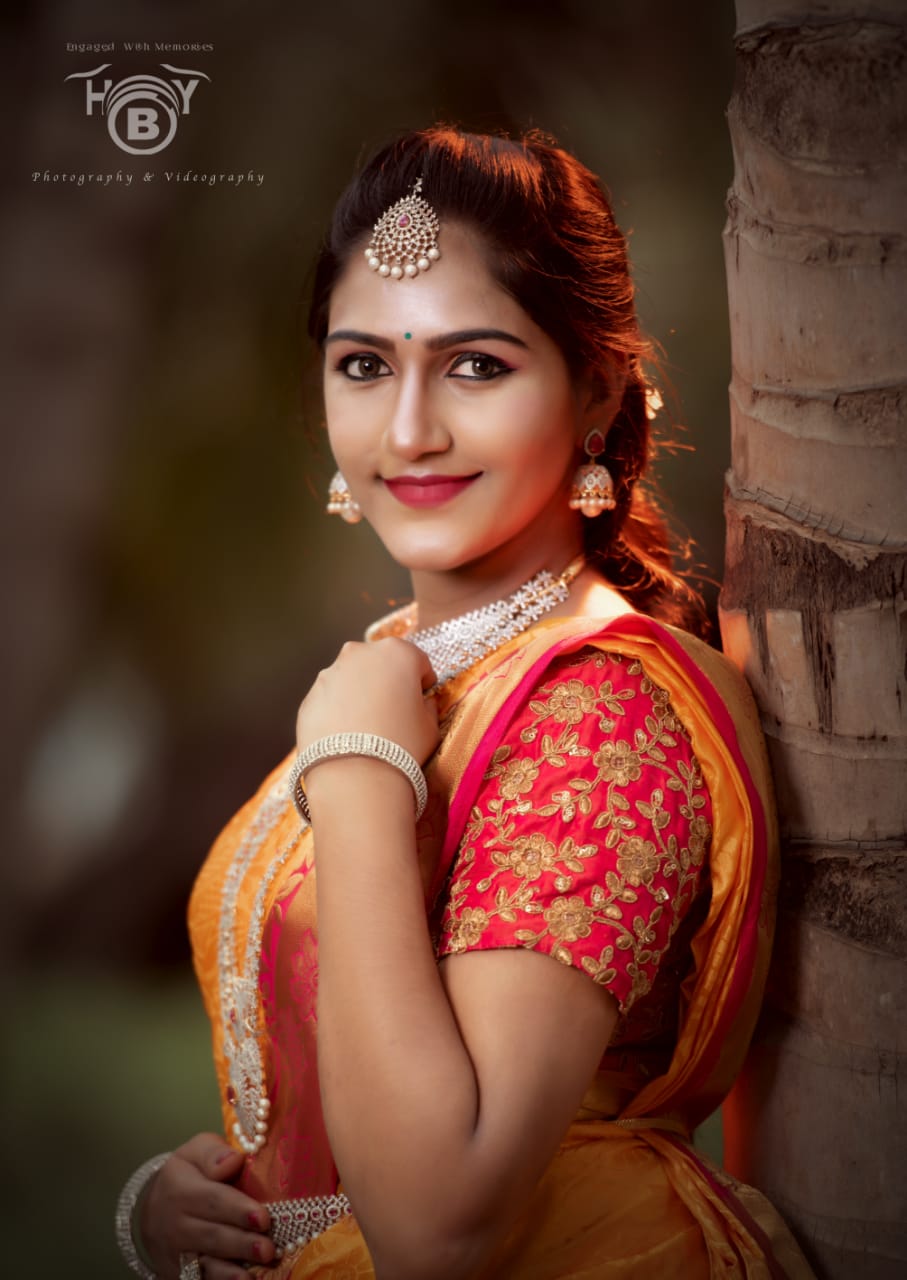 https://www.evnzon.in/service_pic/302/pavi-makeover-studio-1671704089.jpg