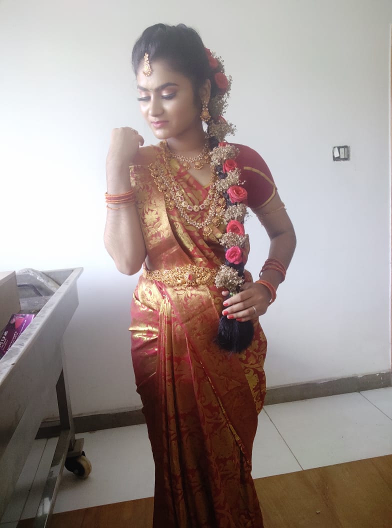 https://www.evnzon.in/service_pic/302/pavi-makeover-studio-1671704310.jpg