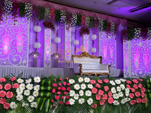 https://www.evnzon.in/service_pic/393/new-flowere-decoration-1699953601.jpg