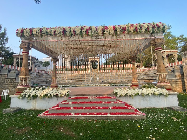 https://www.evnzon.in/service_pic/519/vasavi-decoration-1693639870.jpg