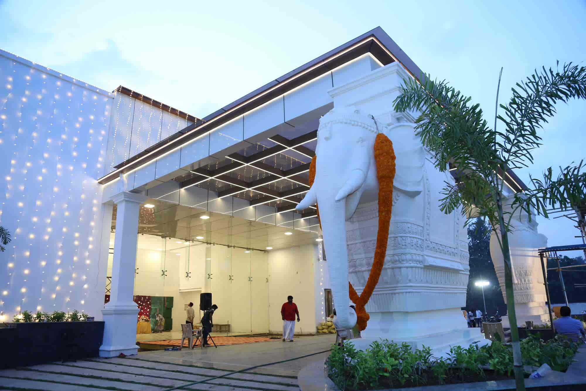 https://www.evnzon.in/service_pic/87/mangal-akshatha-wedding-hall-1671701899.jpg